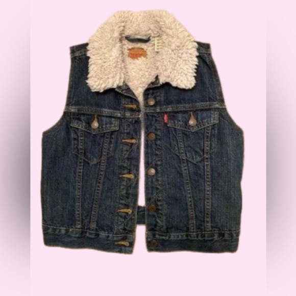 ✨SOLD✨ Levi’s Sherpa Vest - Picture 1 of 4